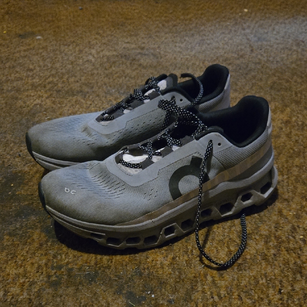 On Cloudmonsters Mens Running Shoes